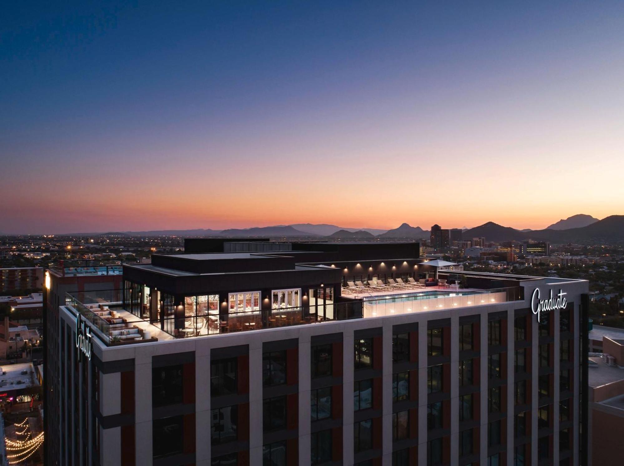 Graduate By Hilton Tucson Hotel Exterior foto