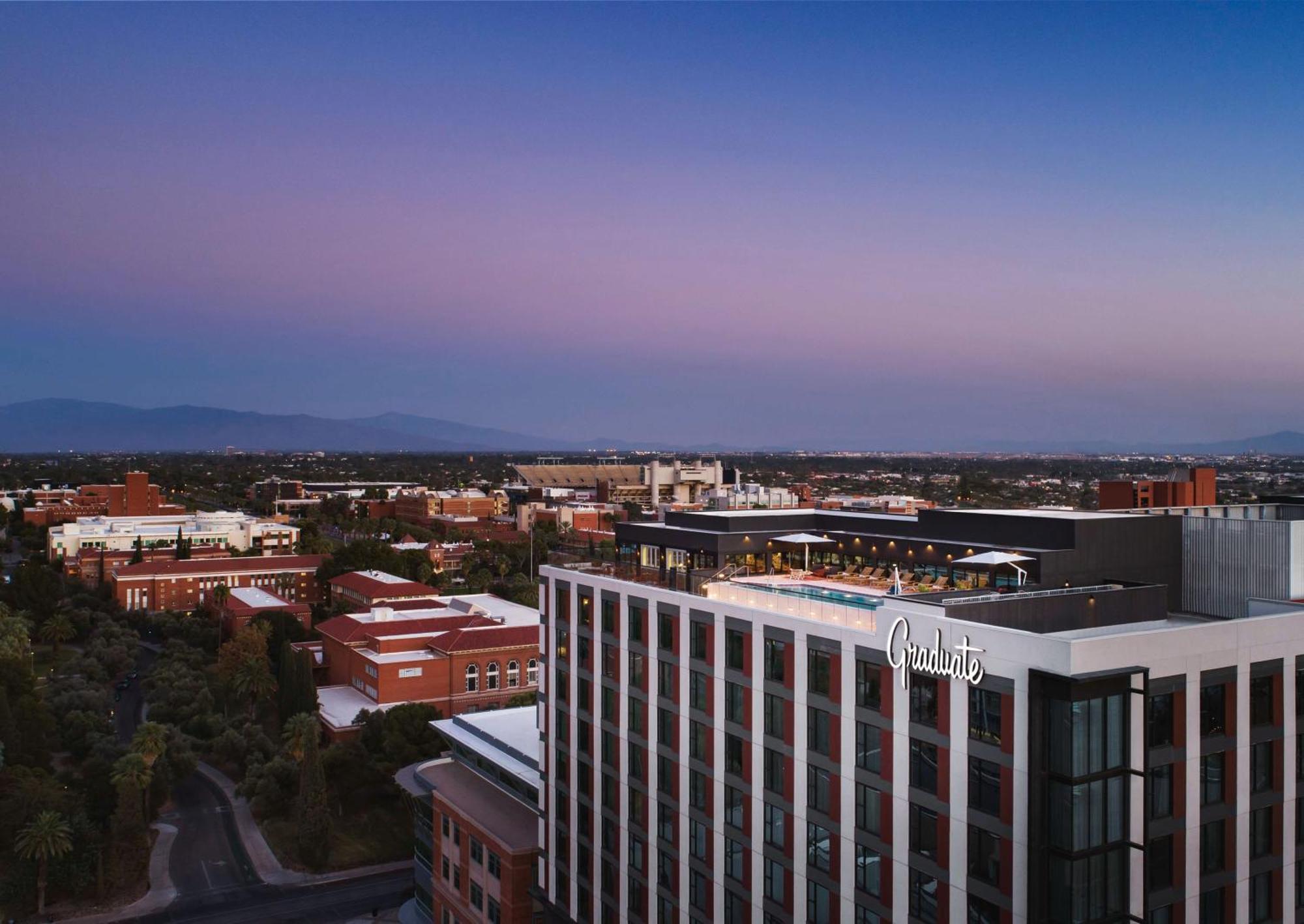 Graduate By Hilton Tucson Hotel Exterior foto
