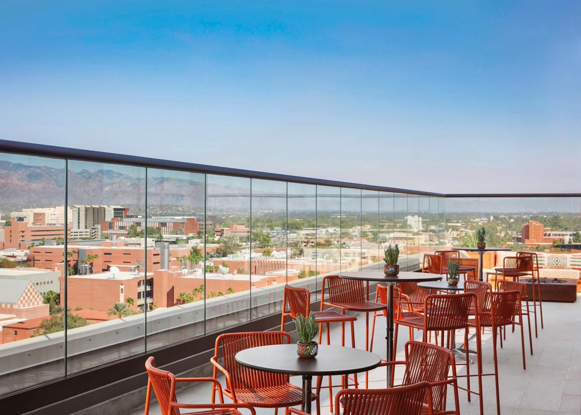 Graduate By Hilton Tucson Hotel Exterior foto